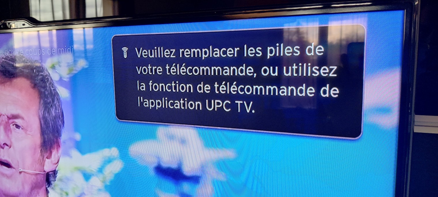 Comment faire fonctionner la télécommande juste avec une pile ?